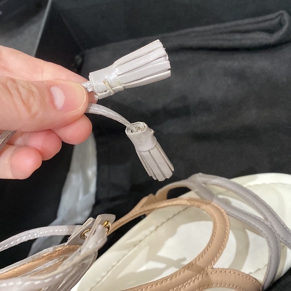 Hugo Boss grey/light peach sandals US 7 - Picture 14 of 14